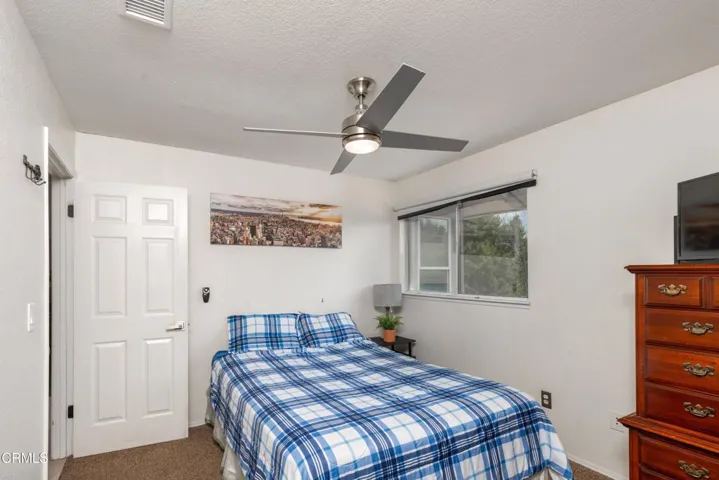 28_master_bedroom_3