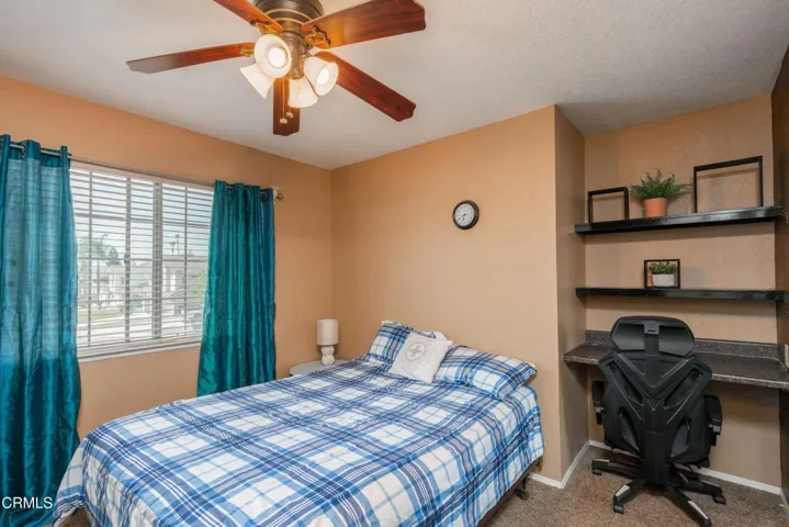 23_bedroom_3