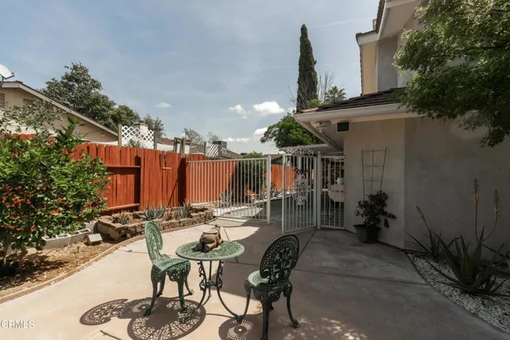 36_back_exterior_4