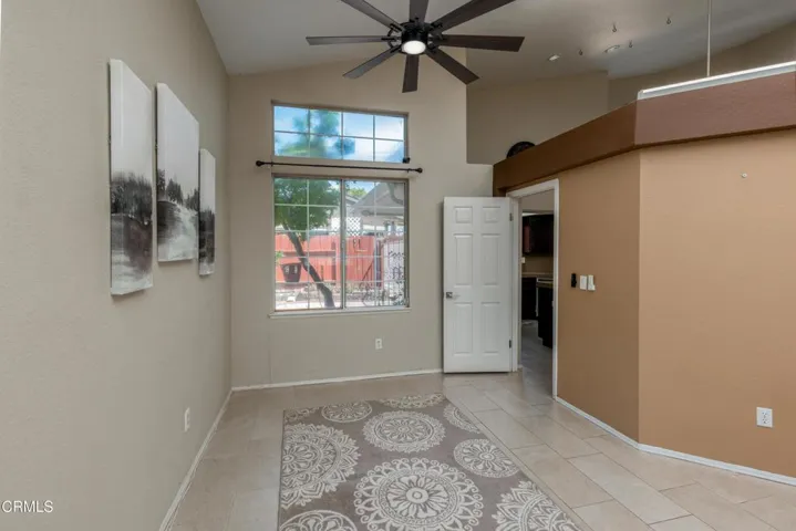 12_living_room_3