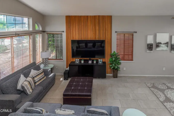 14_living_room_5