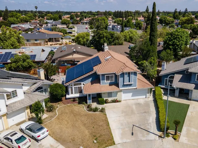 05_front_exterior_4