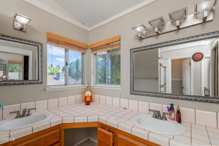 31_master_bathroom_3