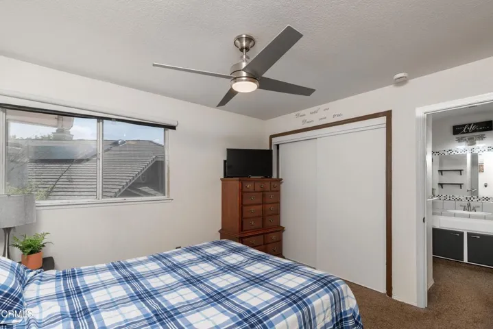 24_bedroom_4