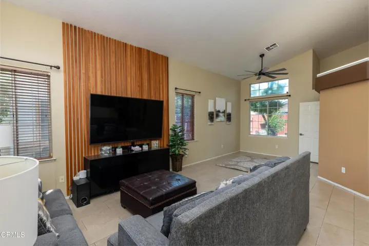 10_living_room_1