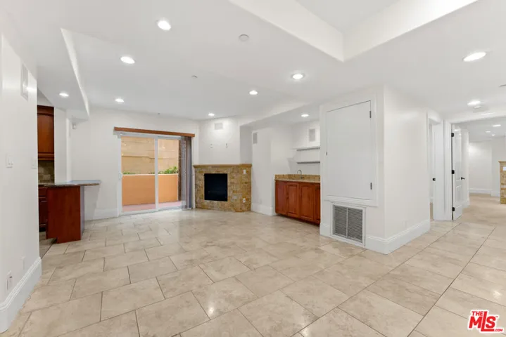 16123 W Sunset Boulevard 101, Pacific Palisades, California 90272