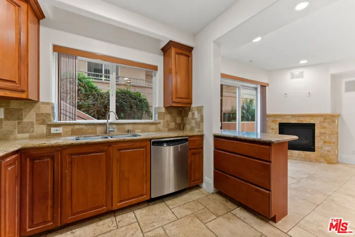 16123 W Sunset Boulevard 101, Pacific Palisades, California 90272