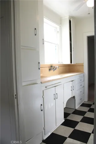 Kitchen with plenty of cabinet space