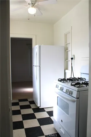 Refrigerator & Range/Oven included