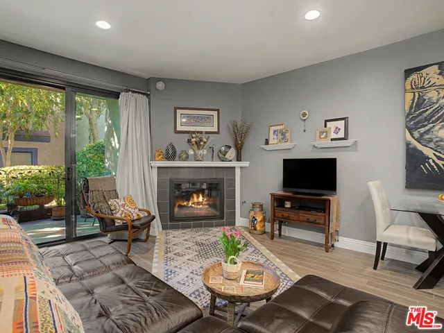 8675 Falmouth Avenue 110, Playa Del Rey, California 90293
