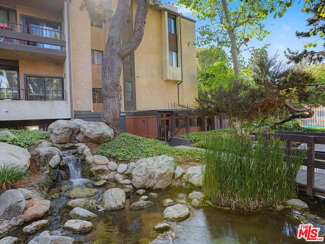 8675 Falmouth Avenue 110, Playa Del Rey, California 90293