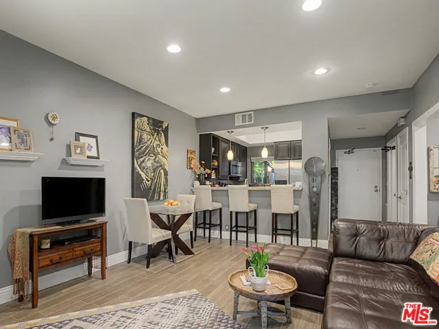 8675 Falmouth Avenue 110, Playa Del Rey, California 90293