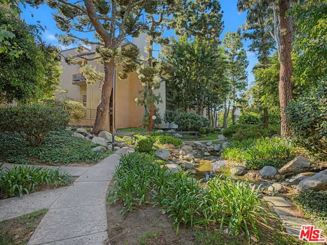 8675 Falmouth Avenue 110, Playa Del Rey, California 90293