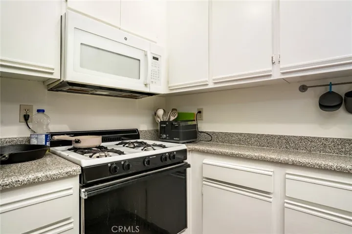 640 W 4th 315, Long Beach, California 90802