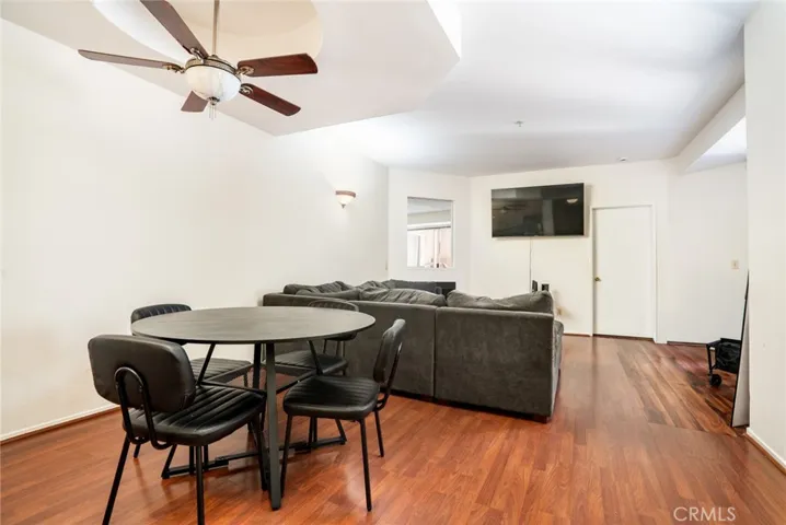 640 W 4th 315, Long Beach, California 90802