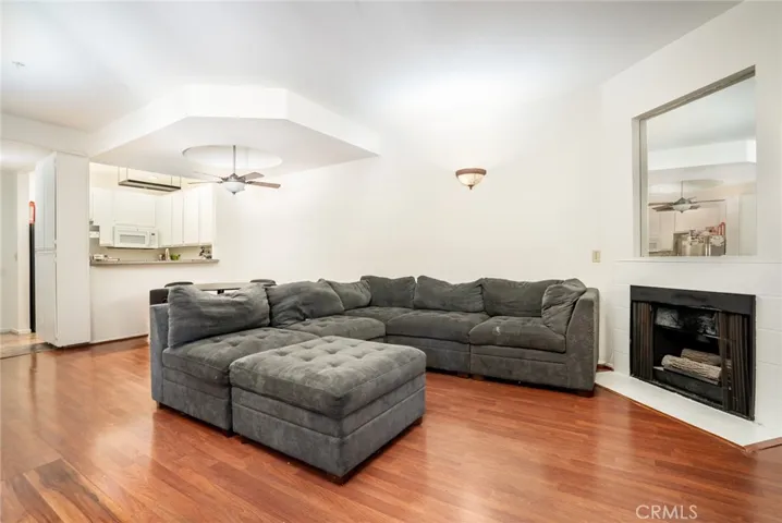 640 W 4th 315, Long Beach, California 90802