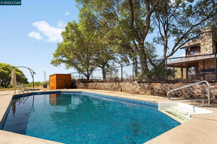 130 Mountain Oak Road, Oroville, California 95966
