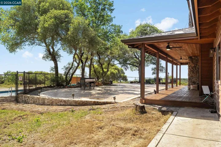130 Mountain Oak Road, Oroville, California 95966