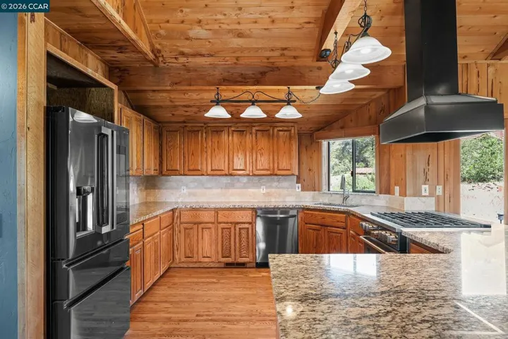 130 Mountain Oak Road, Oroville, California 95966