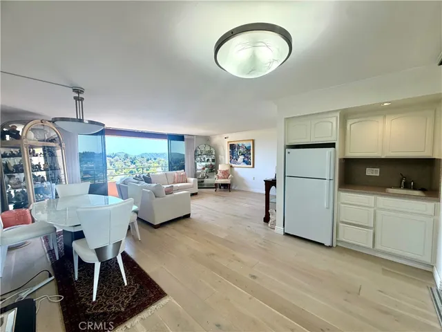 LR, DR, Kitchen