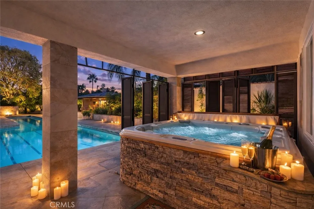 Outdoor Spa with jets