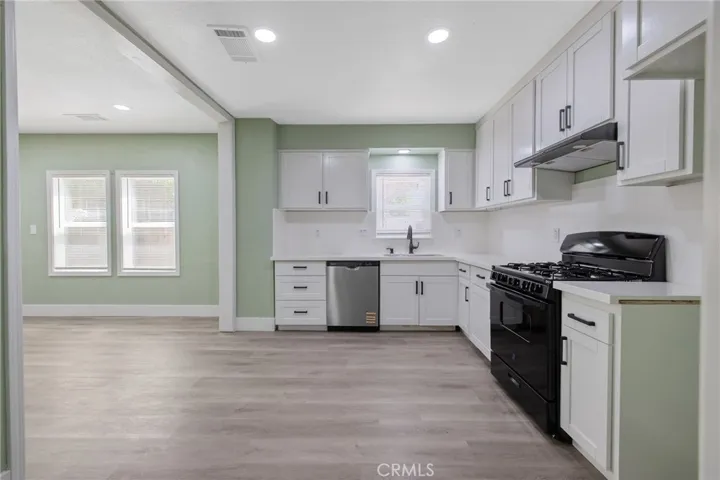 1247 N Ferger Avenue, Fresno, California 93728