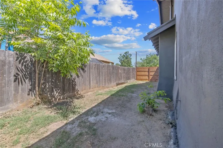1247 N Ferger Avenue, Fresno, California 93728