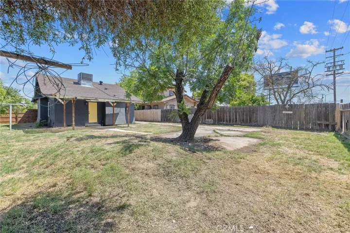 1247 N Ferger Avenue, Fresno, California 93728
