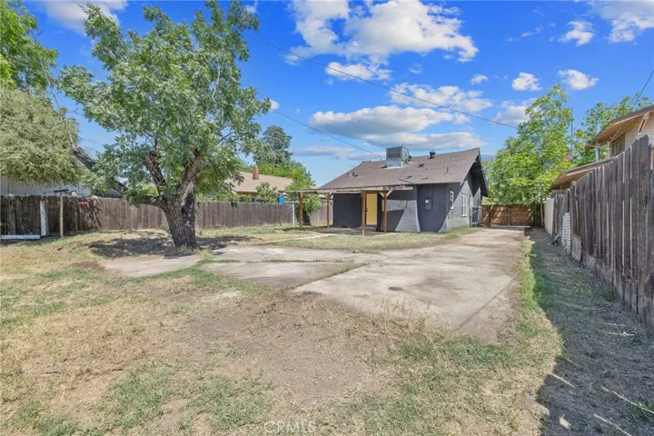 1247 N Ferger Avenue, Fresno, California 93728