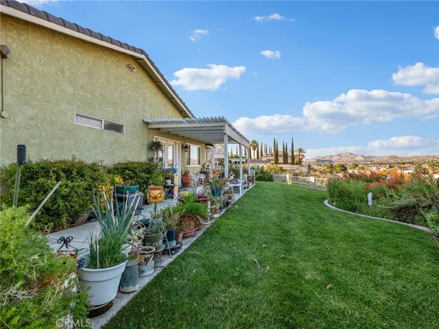 17990 Fremontia, Victorville, California 92395