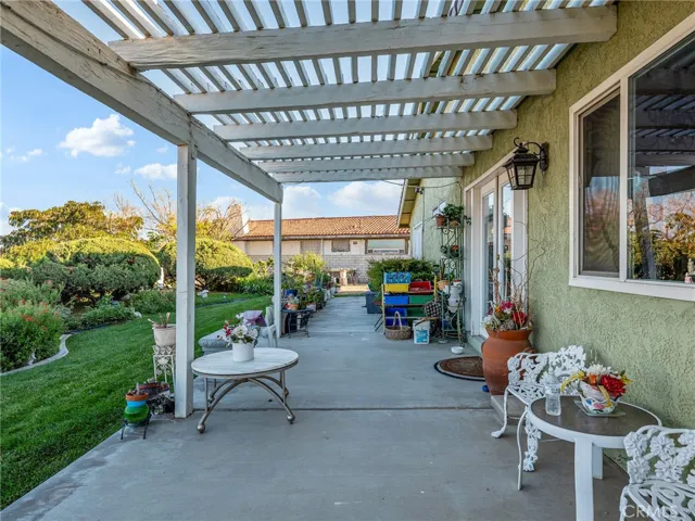 17990 Fremontia, Victorville, California 92395