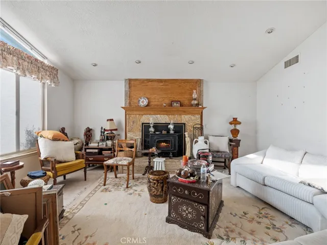 17990 Fremontia, Victorville, California 92395