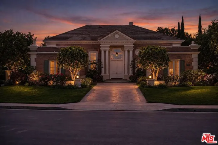 19134 Briarfield Way, Tarzana, California 91356