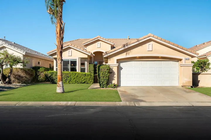 44719AlexandriaVale-1grass