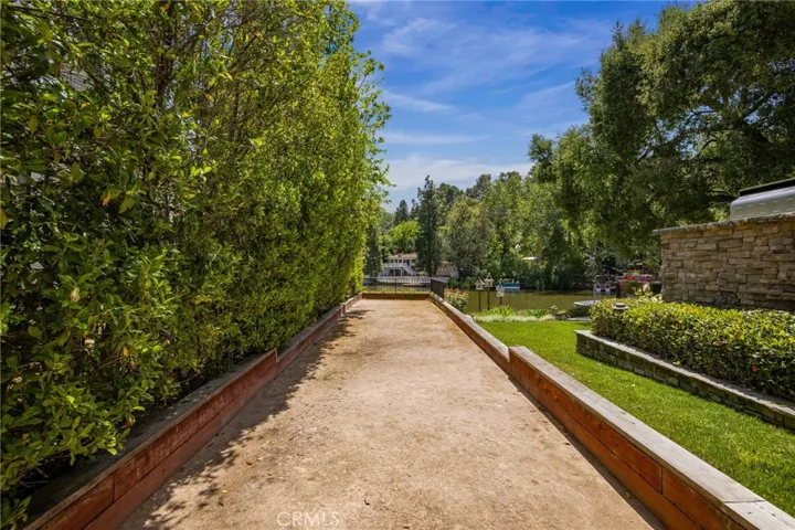 2210 Triunfo, Agoura Hills, California 91301