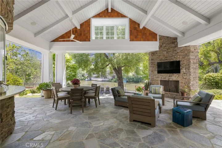 2210 Triunfo, Agoura Hills, California 91301