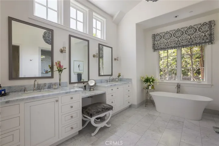 2210 Triunfo, Agoura Hills, California 91301