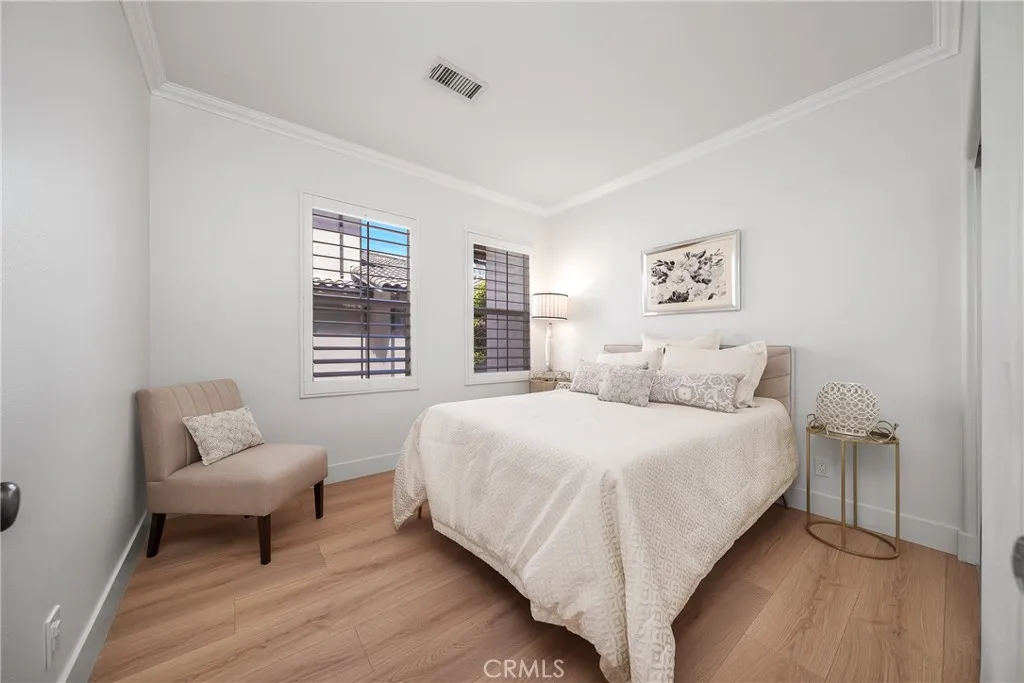 Comfortable sized 2nd bedroom