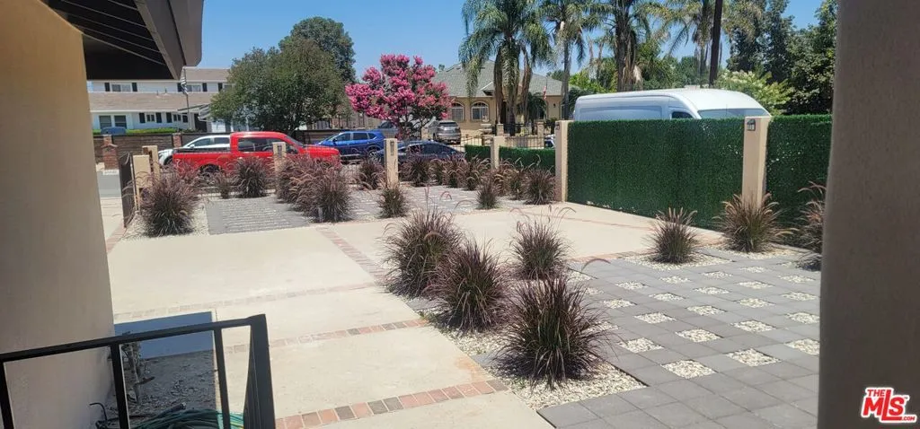 20454 W Strathern Street, Winnetka, California 91306