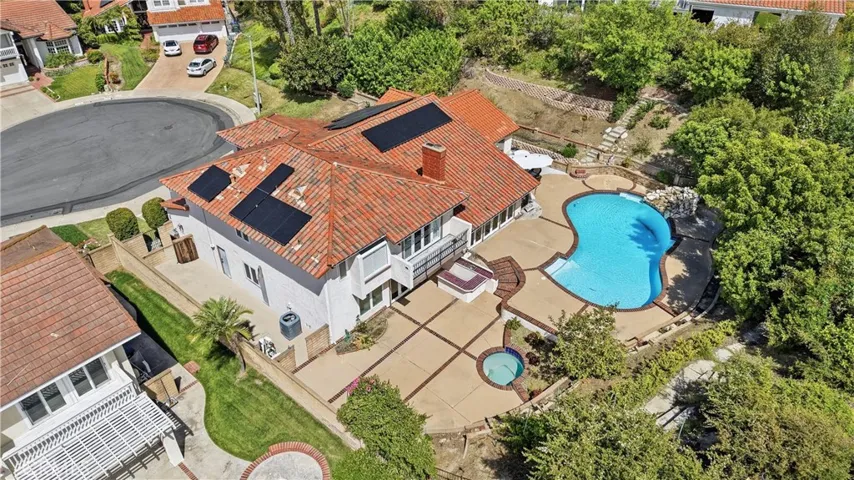 Corner lot in Rancho del Los Alisos community. Personal items digitally removed. original photos https://bit.ly/3OvKmPn