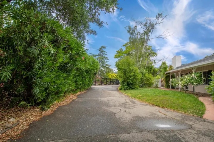 18627 Ambleside Lane, Saratoga, California 95070