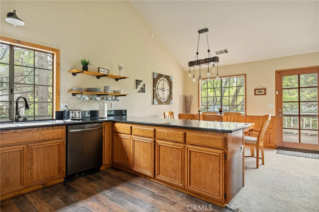 Breakfast Bar, Dining area