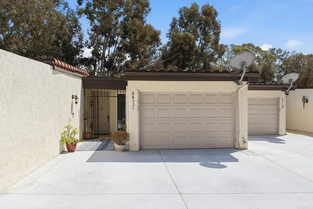 2412 Altisma Way C, Carlsbad, California 92009 — photo 4