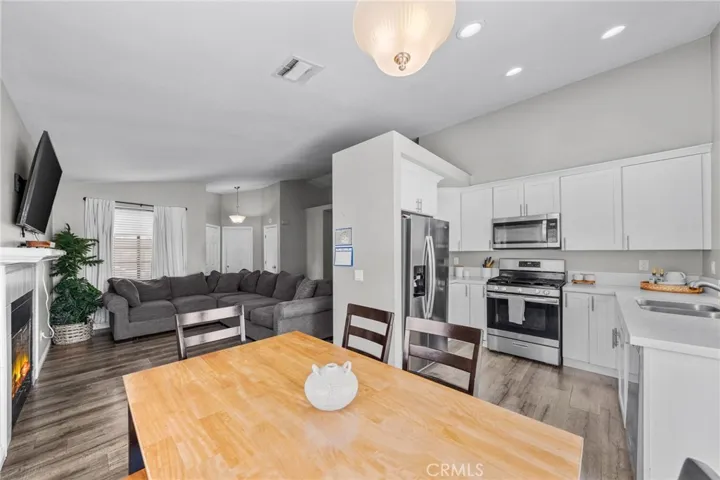 39875 Knollridge, Temecula, California 92591