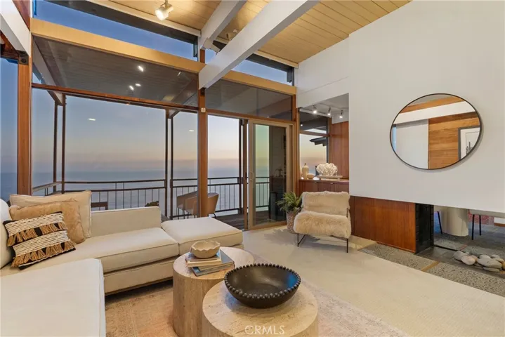 2581 Iris, Laguna Beach, California 92651