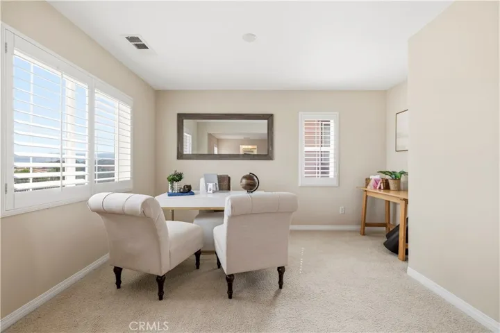 retreat for office / gym / nursery (option to convert to 5th bedroom )