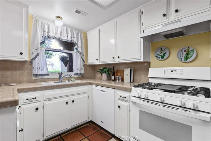 1106 Oceanaire Drive 45, San Luis Obispo, California 93405