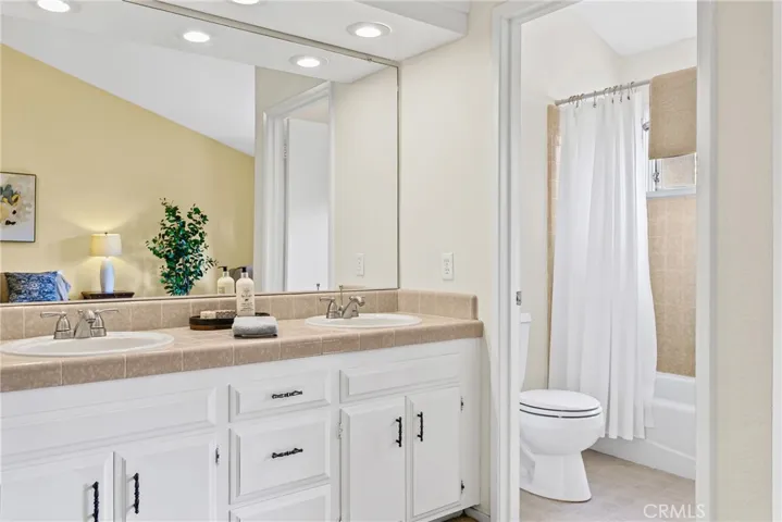 1106 Oceanaire Drive 45, San Luis Obispo, California 93405
