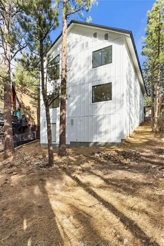 129 Winding, Big Bear City, California 92314