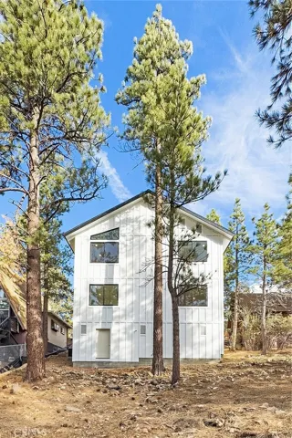 129 Winding, Big Bear City, California 92314